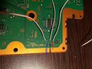 Reparación del  Rasgado del conector del ventilador de la PlayStation 3 Slim