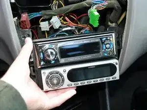 Desmontaje de la unidad principal estéreo Honda Accord 1998-2002