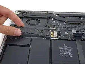 Reemplazo del SSD del MacBook Pro 15" Pantalla Retina Mediados 2015