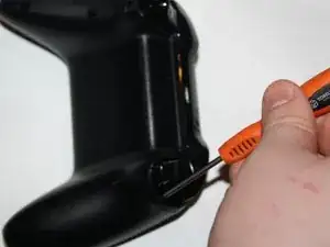 Cómo Arreglar un Botón Atascado en un Controlador de Xbox One 1697