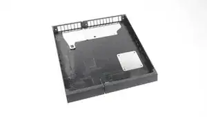 Cada nuevo dispositivo  necesita su propio escándalo. Así que cuando nos acercamos al final de nuestro desmontaje de PS4, tomaremos un momento para compartir nuestra propia confirmación de <a href="../../home/external_content?url=http%3A//kotaku.com/no-the-ps4-doesnt-have-a-wobbling-problem-1463857601" rel="nofollow noopener noreferrer">wobblegate</a>.