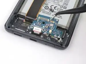 Puerto USB-C y placa secundaria