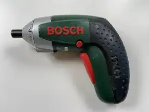 Bosch IXO (2nd Gen) Battery Replacement