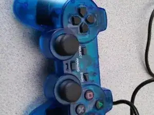 Desmontaje del Mando (Controlador) de la PlayStation 2