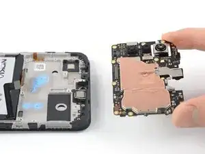 Extracción de la placa base del Nokia G22