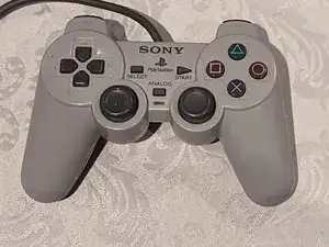 Reparación de Sony PlayStation Dual Analog Controller (SCPH-1180)