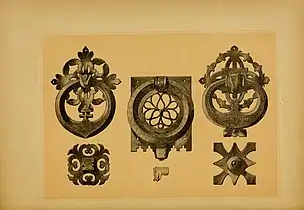 Aldabones y clavos o chatones