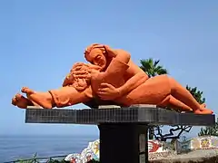 El beso de Víctor Delfín
