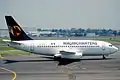 Boeing 737-277 de Magnicharters XA-UNM en el Aeropuerto Internacional de la Ciudad de México.