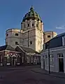Oudenbosch : Basílica de Santas Águeda y Bárbara, inspirada en planta y alzado en la basílica de San Pedro del Vaticano.