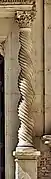 Columna salomónica con capitel compuesto en el Hôtel d'Assézat.