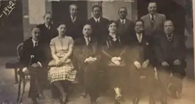 Fotografía a blanco y negro de 1942 de un grupo de profesores de música