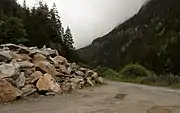 Rocas en el Waldwegbrücke cerca Aschbach