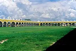 Atrio del convento franciscano del siglo&nbsp;XVI.