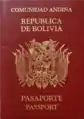 Pasaporte boliviano de pasta color vino, mostrando a la Pasaporte Andino añadida al título. Implementado por Decisión 625 de la Comunidad Andina emitido desde, 31 de diciembre de 2006.