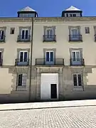 Detalle de la sección principal de la fachada sur.