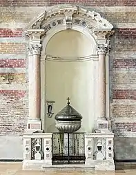 Las pilas bautismales