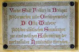 Placa en el palacete