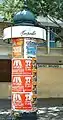 Publicidad libre en una columna Morris de Marsella.
