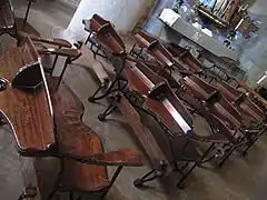 Bancos con reclinatorio diseñados por Gaudí