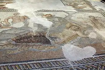 Suelo de mosaico con escena dionisíaca, del siglo III&nbsp;d.&nbsp;C.