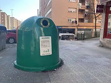 Contenedor rectangular 2.7m3 con Boca industrial y Sistema de elevación