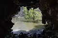 Cueva artificial del estanque frente al Palacio de Cristal del Retiro, Madrid.
