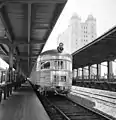 El Texas Zephyr al lado de la estación en 1962.