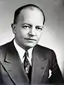Ex Gobernador Harold Stassen de Minnesota.