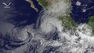 Imagen del satélite del huracán Jova junto con el huracán Irwin.