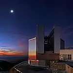 El cálido resplandor de los rayos de sol .