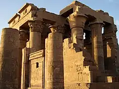 Relieve de Ptolomeo XII. Templo de Kom Ombo.