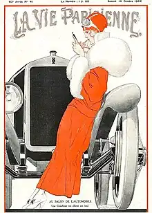 Illustration en couleur montrant une jeune femme en robe rouge et col de fourrure qui se remaquille appuyée sur un capot de voiture