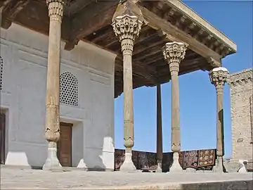 Mezquita del Viernes dentro del Arq