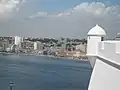 Una de las casamatas del museo que mira hacia la ciudad de Luanda