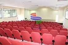 Auditorio Maestra Aída Peralta- auditorio con capacidad de 300 butacas.