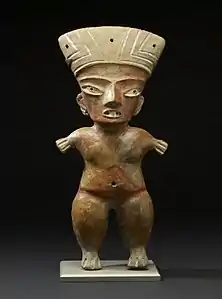 Fémina con tocado/peinado alto, culto a la fertilidad. Loza temprana, ss. XII-IX a.&nbsp;C. Preclásico medio.