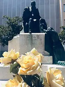 monumento don Cayetano del Toro