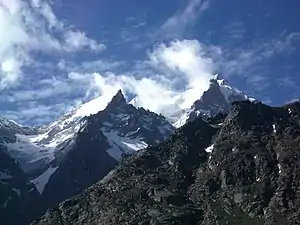Cumbres vistas desde el paso de Kunzum entre Lahaul y Spiti.