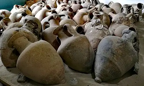 Reconstrucción de un cargamento de ánforas de Marsella (siglo VI&nbsp;a.&nbsp;C.-siglo II&nbsp;a.&nbsp;C.).