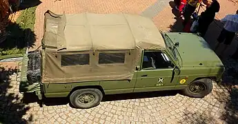 Nissan Patrol ML-6 con techo de lona de la BRIPAC.