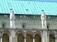 Detalle de la fachada de la Catedral de Pécs