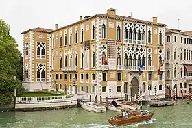 Palazzo Cavalli-Franchetti, Venecia, Italia (1878).