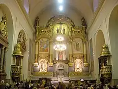 Presbiterio y altar mayor