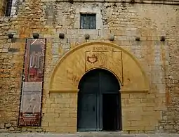 Portada principal del lado meridional en la plaza de la Iglesia