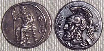 Doble siclo de Farnabazo II (ca. 380-375&nbsp;a.&nbsp;C.). Anverso: divinidad persa en el trono. Reverso: cabeza de Ares.
