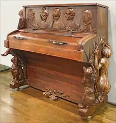 François-Rupert Carabin, Piano (1900), Museo de Artes Decorativas de París.