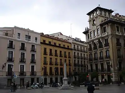 Monolito en homenaje a Velázquez donde se supone que estuvo su enterramiento