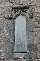 Saint Eunan, vista exterior del vitral ubicado en la Catedral de  Raphoe