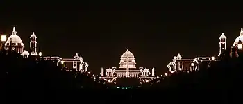 Los edificios en Raisina Hill, entre ellos el Rashtrapati Bhavan, encendidos durante el Día de la República en 2008